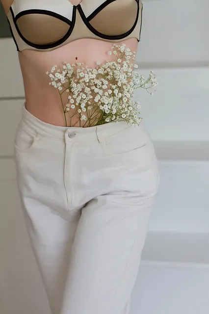 Bella Zwart | CURV QUEEN