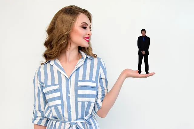 Adele Zwart | CURV QUEEN