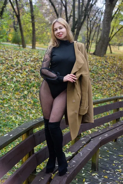 Iskra | CURV QUEEN